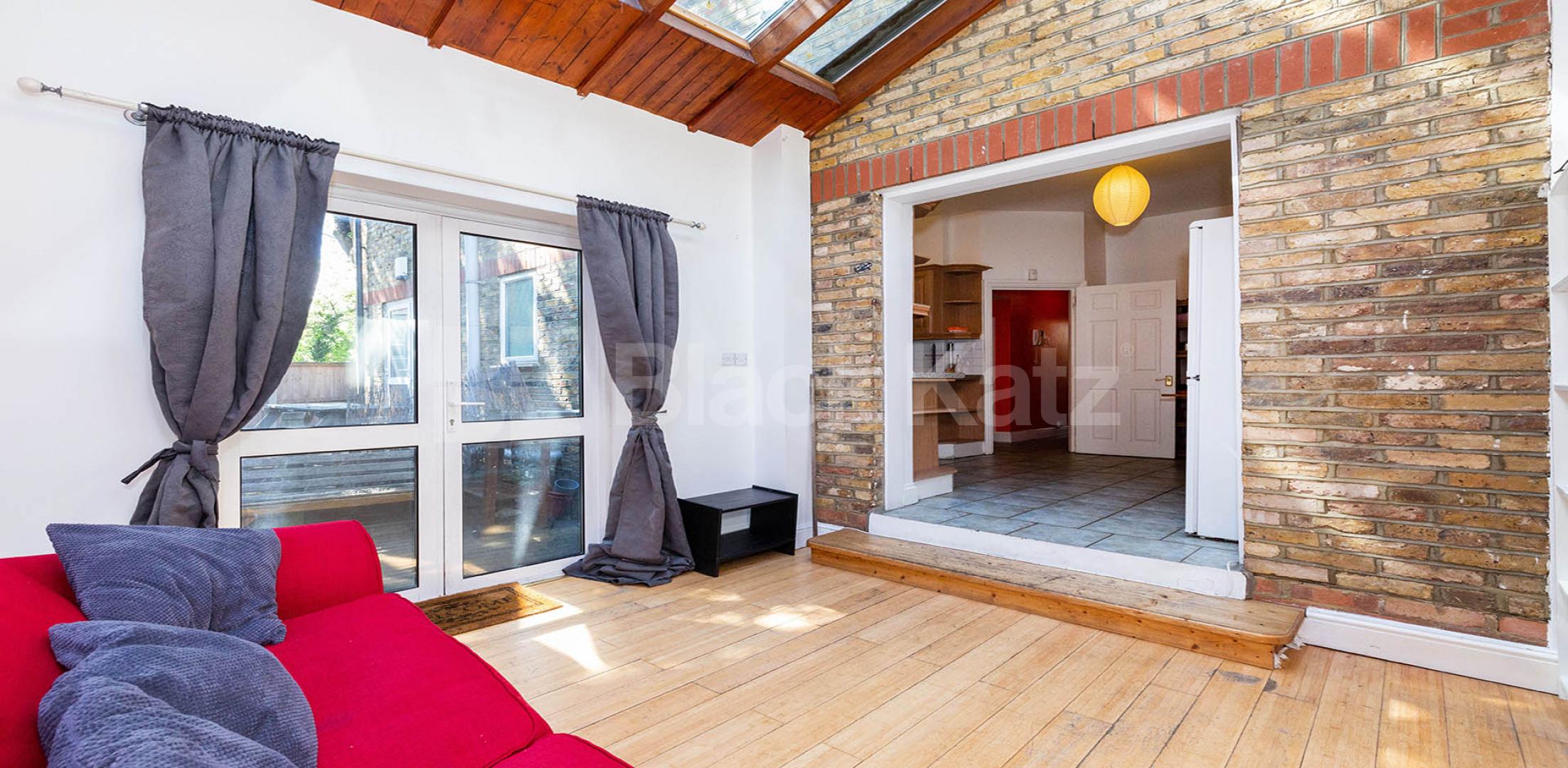 			4 BED GARDEN FLAT, 4 Bedroom, 1 bath, 1 reception Flat			 Digby Crescent, Finsbury park / Arsenal